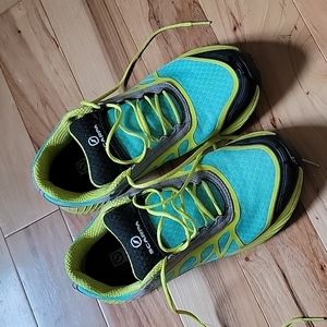 Scarpa atom 7 1/3 hiking shoe